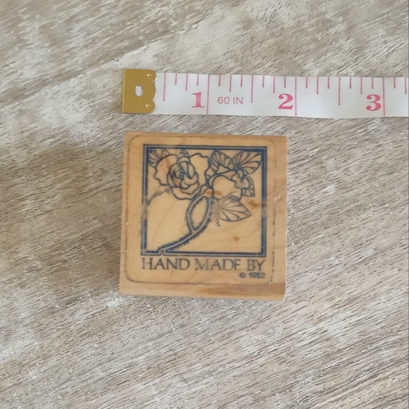 🌷3/15🌷 Vintage handmade by rose rubber stamp - Picture 3 of 3